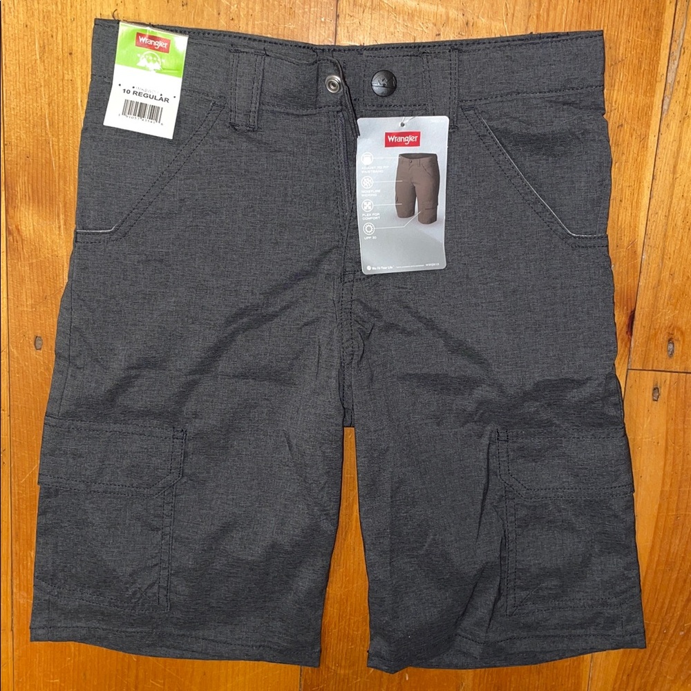 Wrangler Dark Gray Cargo Shorts moisture wicking flex for comfort size 10 Reg